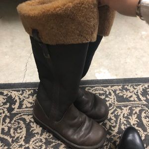 Ugg brown leather boot with sterling fur line/cuff